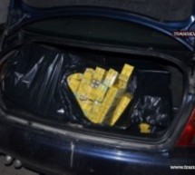 Ţigări de la duty-free şi Audi A4 confiscate de poliţiştii de frontieră