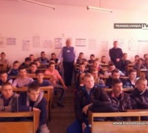 Elevii de la Colegiul „Unio -Traian Vuia” s-au întâlnit cu jandarmii