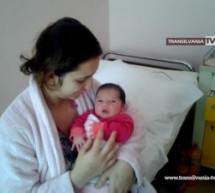 O fetiță este primul copil născut în 2015 la Satu Mare