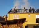 O casă din Negrești-Oaș a luat foc