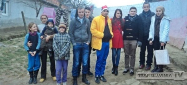 Tinerii liberali au oferit cadouri pentru 20 de familii din Ardud