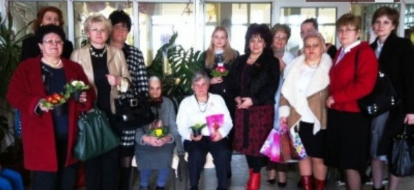 Femeile social-democrate, în vizită la doamnele de la Căminul Spital