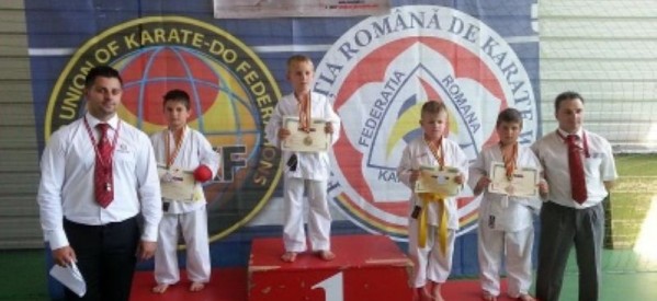 Nouă medalii pentru karateka CSM la Cupa Hermannstadt