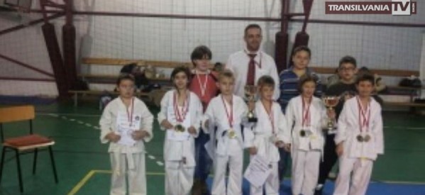 Secția de karate inițiază o nouă grupă de începători adresată copiilor