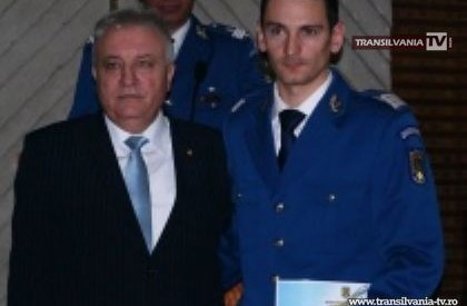 Jandarmul-erou Adrian Tătar, felicitat de prefectul județului