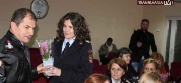 Femeile de la ISU Satu Mare au fost felicitate de 8 Martie