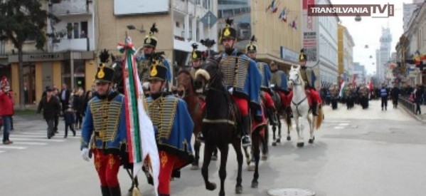 Defilare cu husari în Sătmar, de Ziua Naţională a Maghiarilor