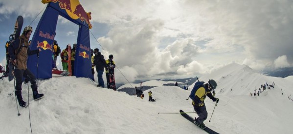110 schiori si snowboarderi au cucerit muntele la Red Bull Oslea Hiride!