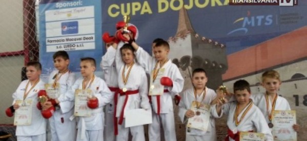 Karateka de la CSM Satu Mare au cucerit 16 medalii la Cupa „Dojokan”