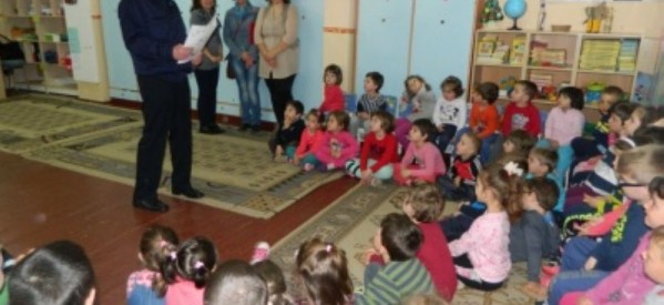 Jandarmii au dat startul campaniei „Jocuri de copii- jandarm junior”