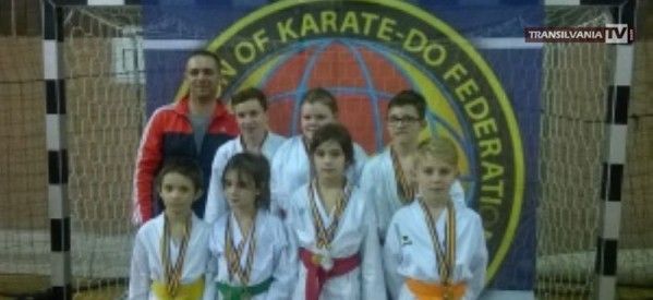 Nouă medalii pentru copiii de la secția de karate la Cupa „Tiger”