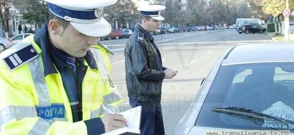 Poliţiştii au amendate şoferii care „au călcat strâmb”