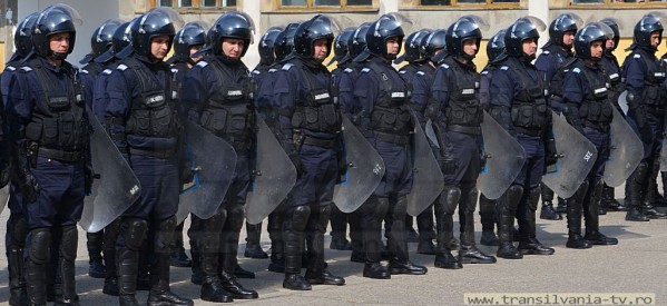 Jandarmii sătmăreni cinstesc Ziua Eroilor Neamului