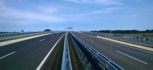 A fost semnat contractul pentru realizarea studiului de fezabilitate al viitorului drum expres Satu Mare-Baia Mare