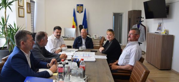 Prefectul de Satu Mare, întâlnire de lucru cu primarul comunei Moftin