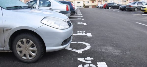 În Satu Mare a început eliberarea abonamentelor de parcare pentru anul 2023