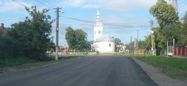 Se lucrează la modernizarea drumului județean dintre localitățile Doba și Dacia